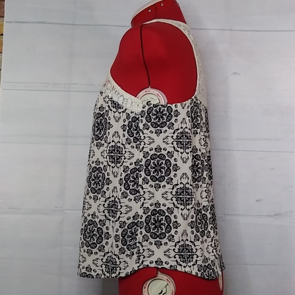 Maurices Floral Lace Thank Top Sz M - Picture 3 of 7